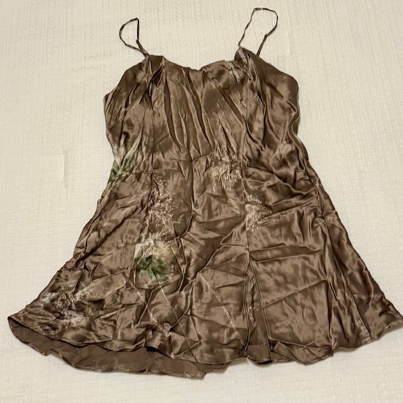 NWT Victoria's Secret 100% Silk Chemise Size Small - Picture 1 of 8